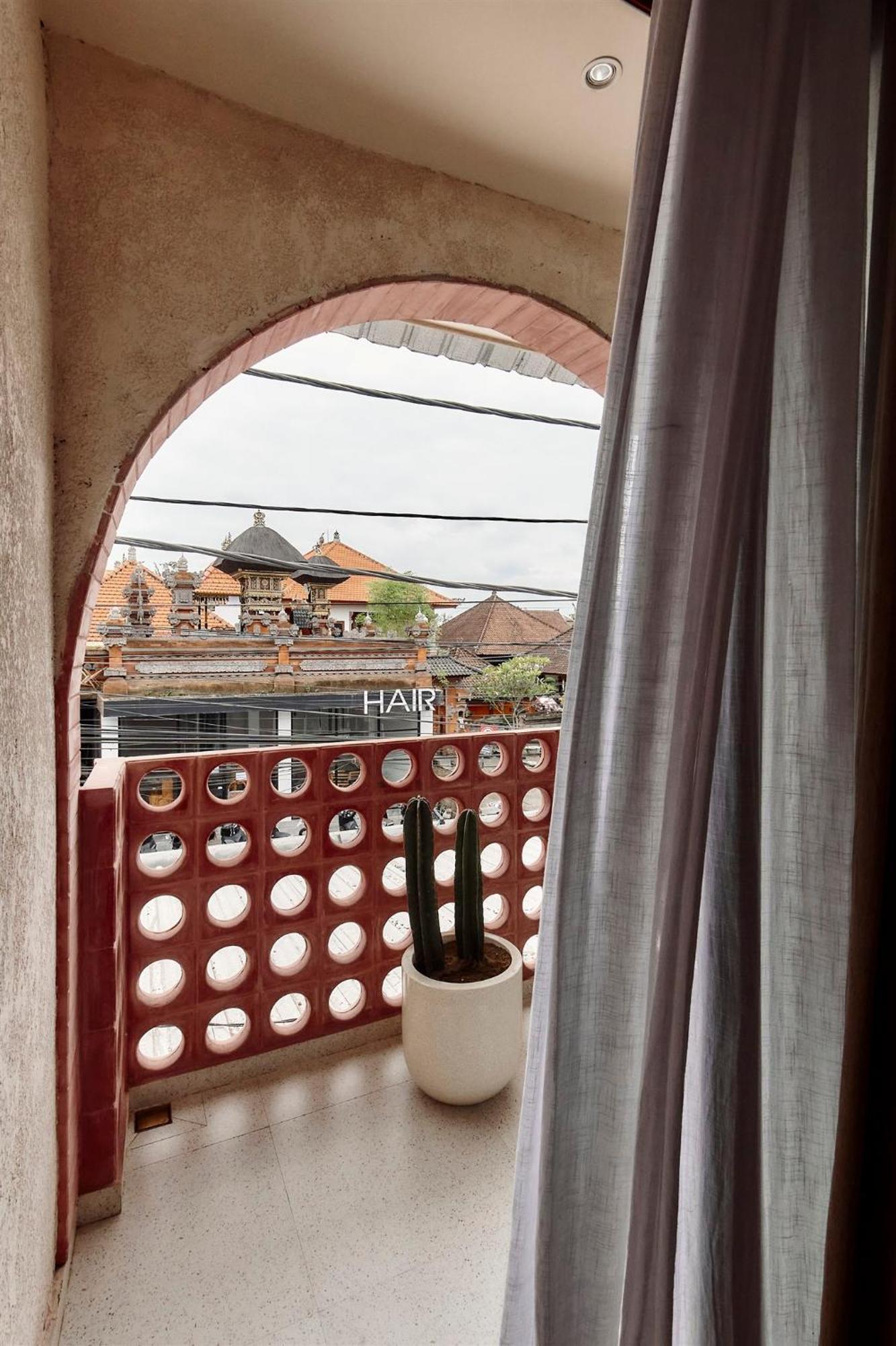 Neon Rose Motel Canggu Екстериор снимка