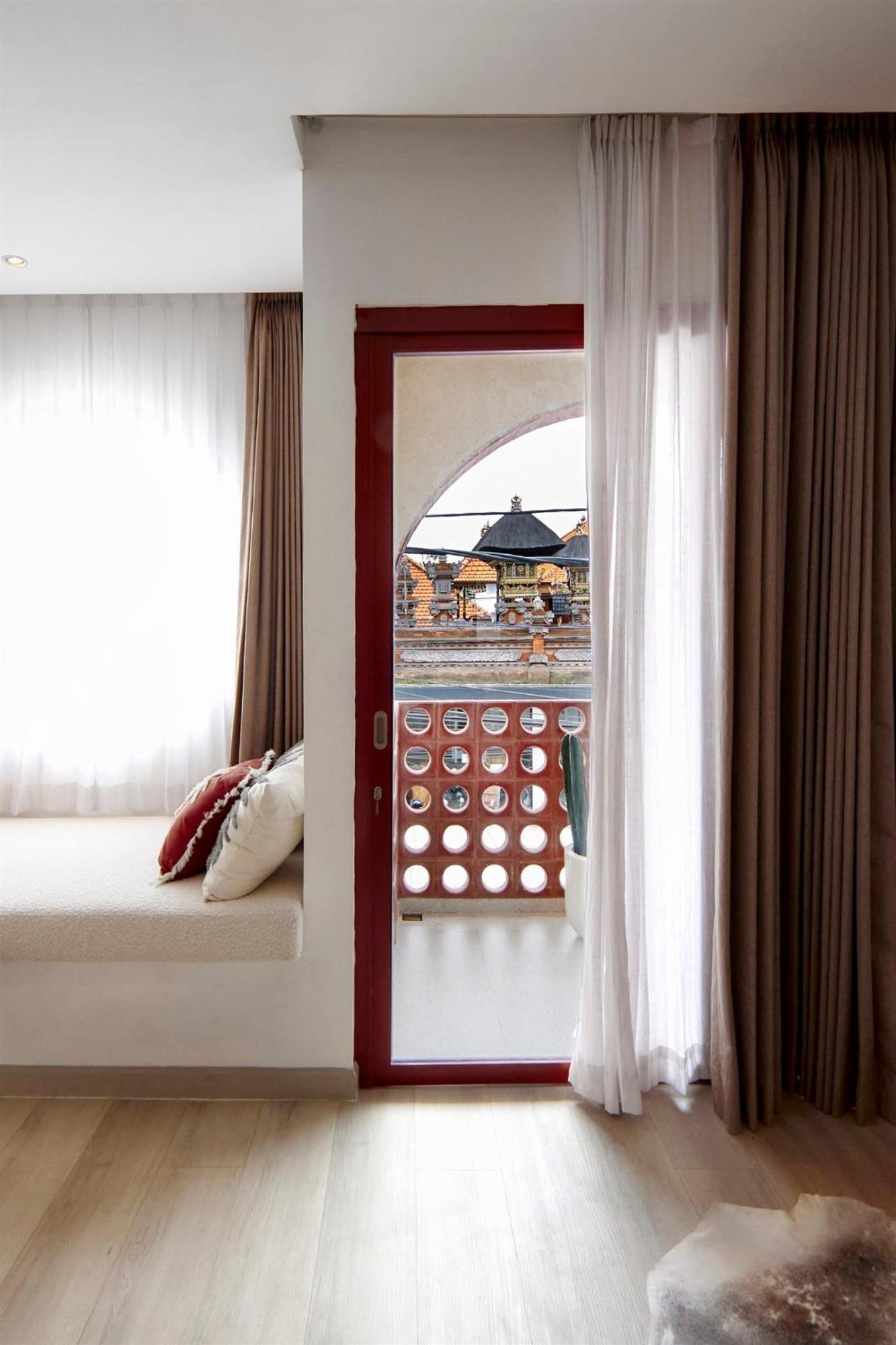 Neon Rose Motel Canggu Екстериор снимка